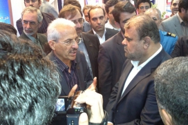 بازدید وزیر محترم نفت از غرفه ایرانول در هفدهمین نمایشگاه نفت و گاز و پتروشیمی تهران بازدید وزیر محترم نفت از غرفه ایرانول در هفدهمین نمایشگاه نفت و گاز و پتروشیمی تهران