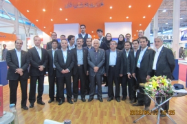 اعضای پرسنل شرکت نفت ایرانول در هفدهمین نمایشگاه نفت و گاز و پتروشیمی تهران اعضای پرسنل شرکت نفت ایرانول در هفدهمین نمایشگاه نفت و گاز و پتروشیمی تهران